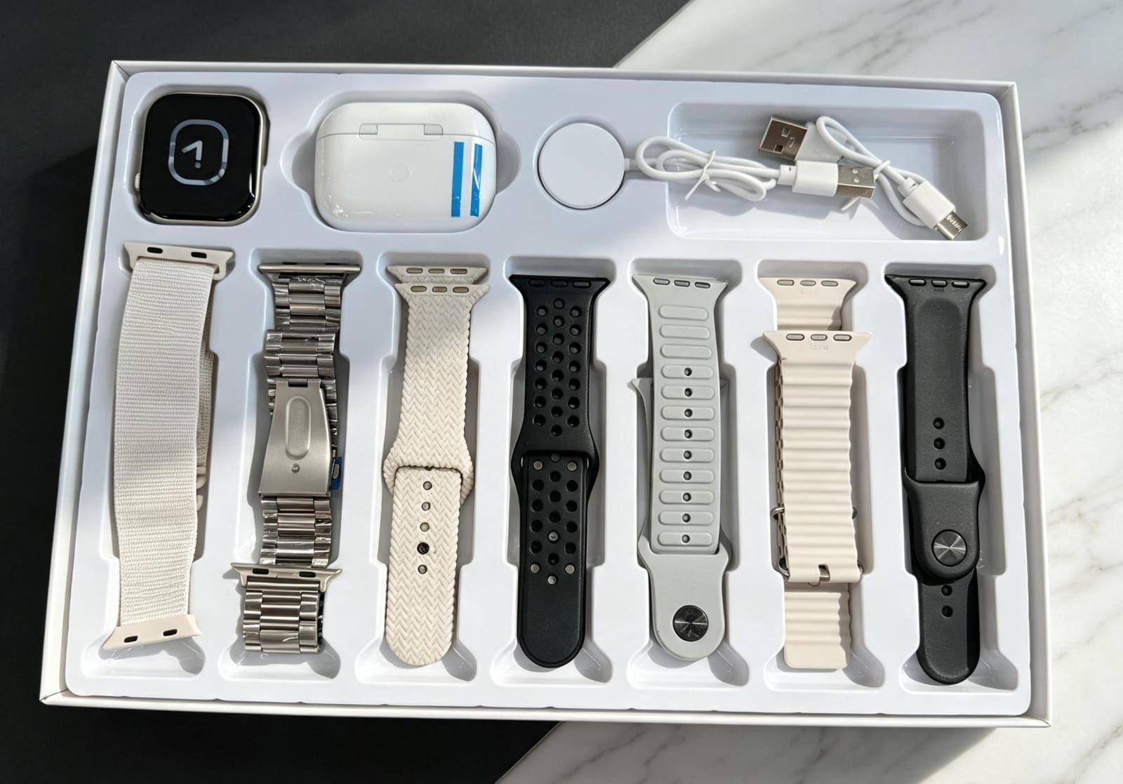 Smartwatch con múltiples correas y cargador - Variante ICL4C