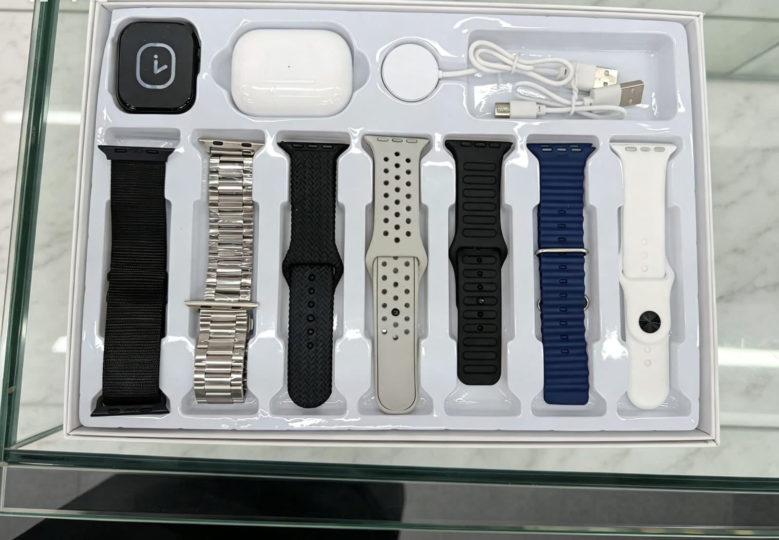 Smartwatch con múltiples correas y cargador - Variante 23DQP