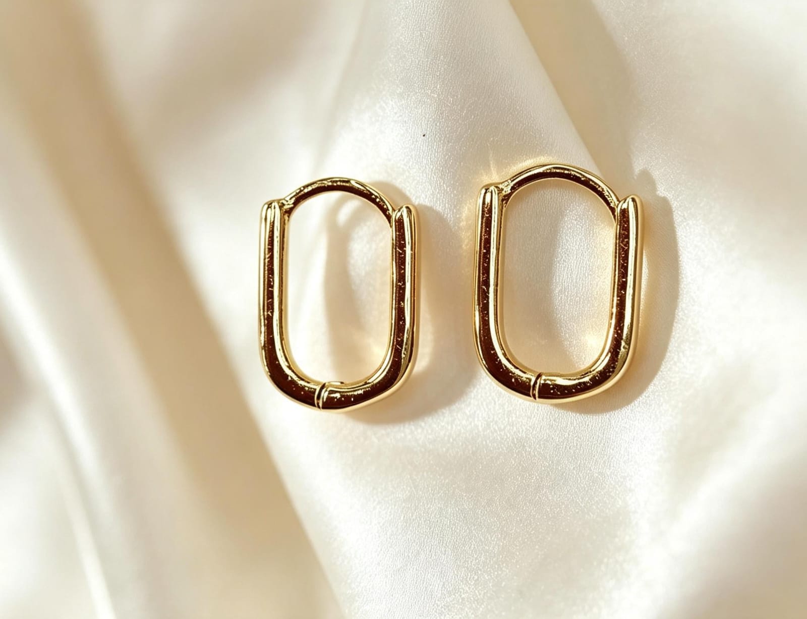 Aretes ovalados en oro laminado - Variante G7W9I