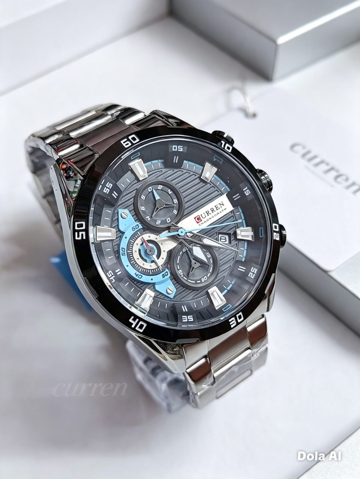 Reloj casual Curren con cronógrafo y pulso metálico - Variante 19Y8M