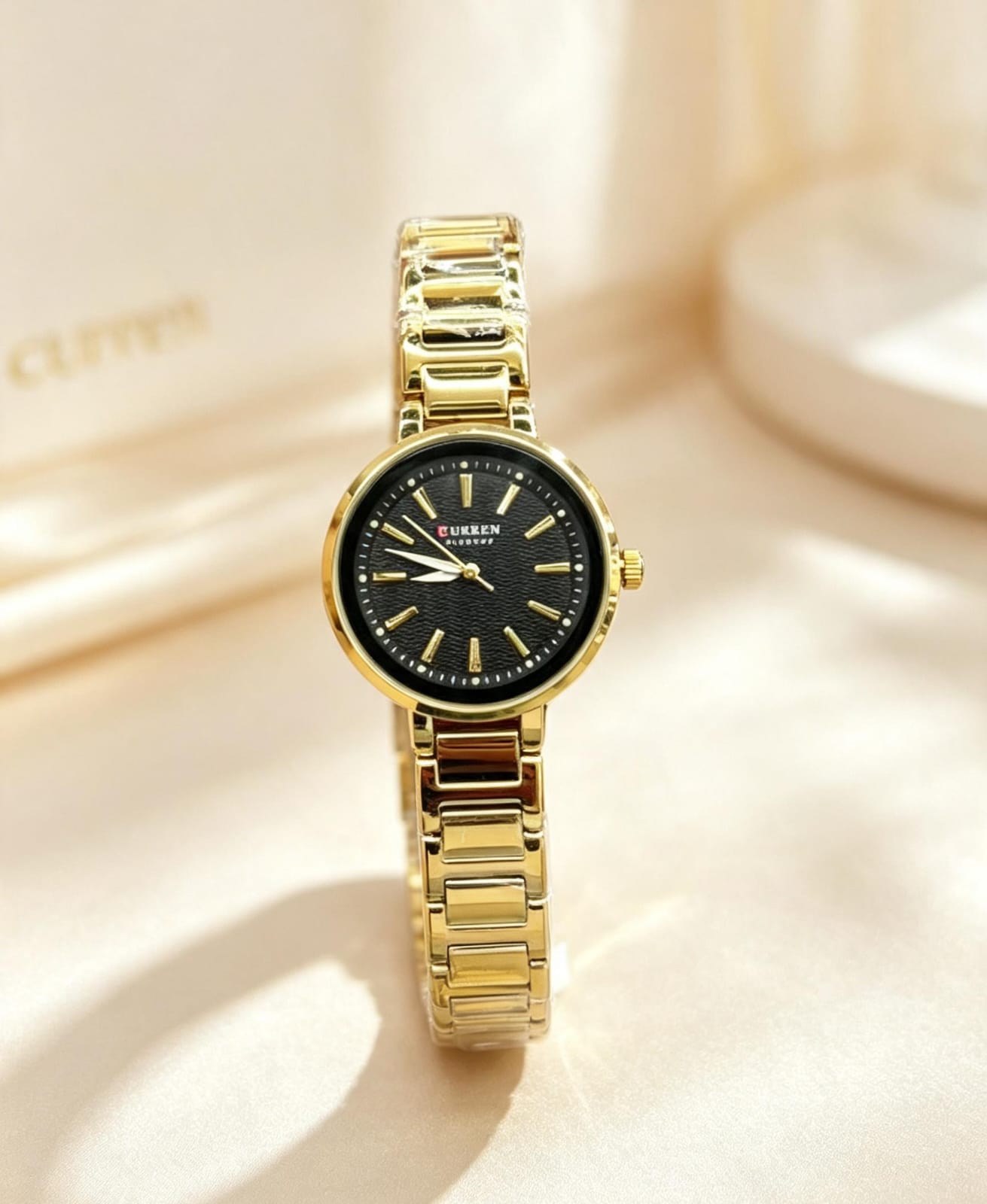 Reloj CURREN para dama con brazalete metálico - Variante 1RXD6