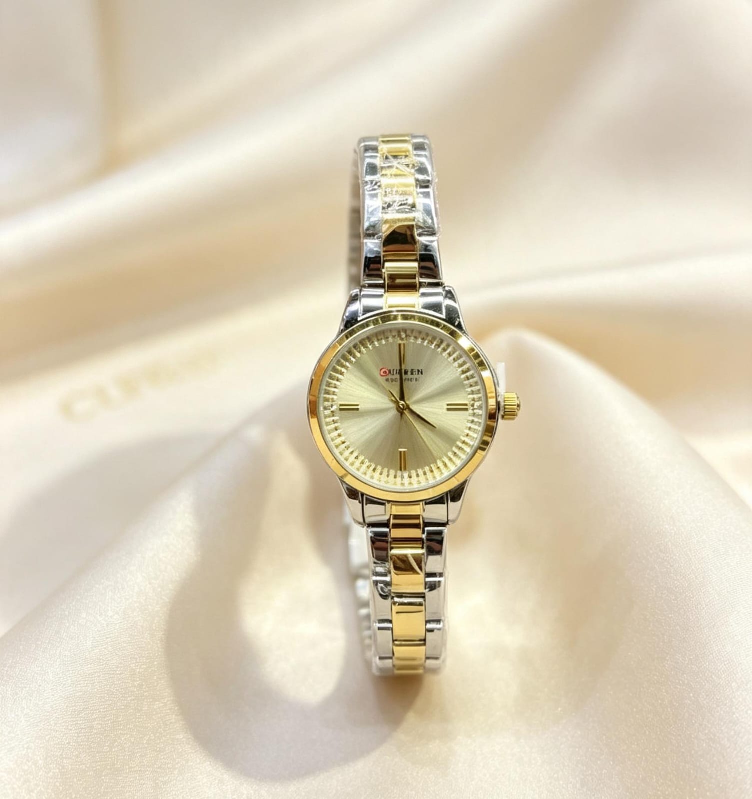 Reloj  CURREN para dama con brazalete metálico - Variante 1763Z