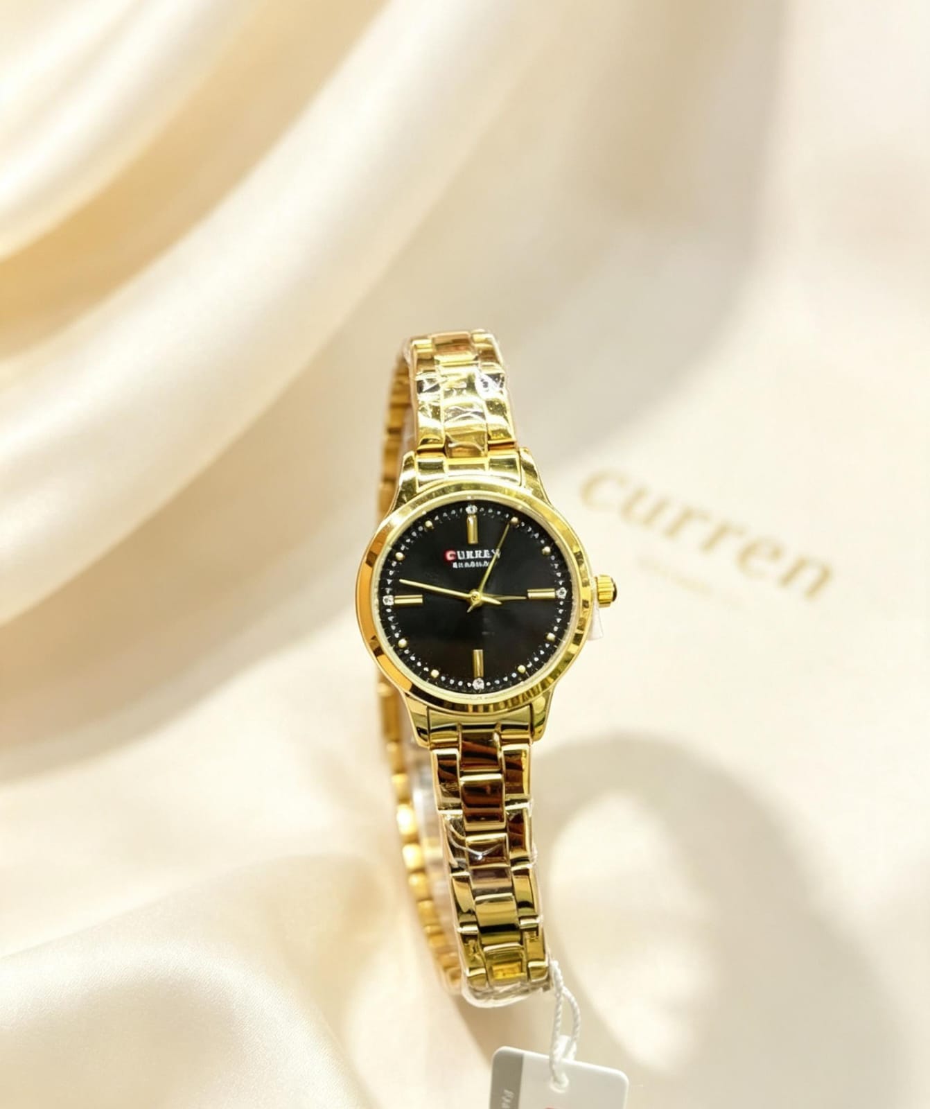 Reloj  CURREN para dama con brazalete metálico - Variante 1DGSC