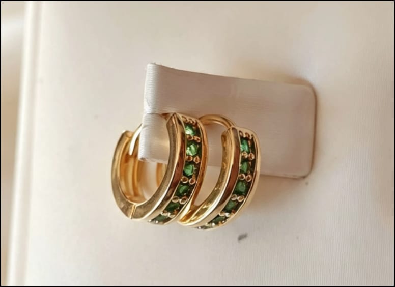 Aros de aro doble con incrustación de piedras - Variante 1UEMA