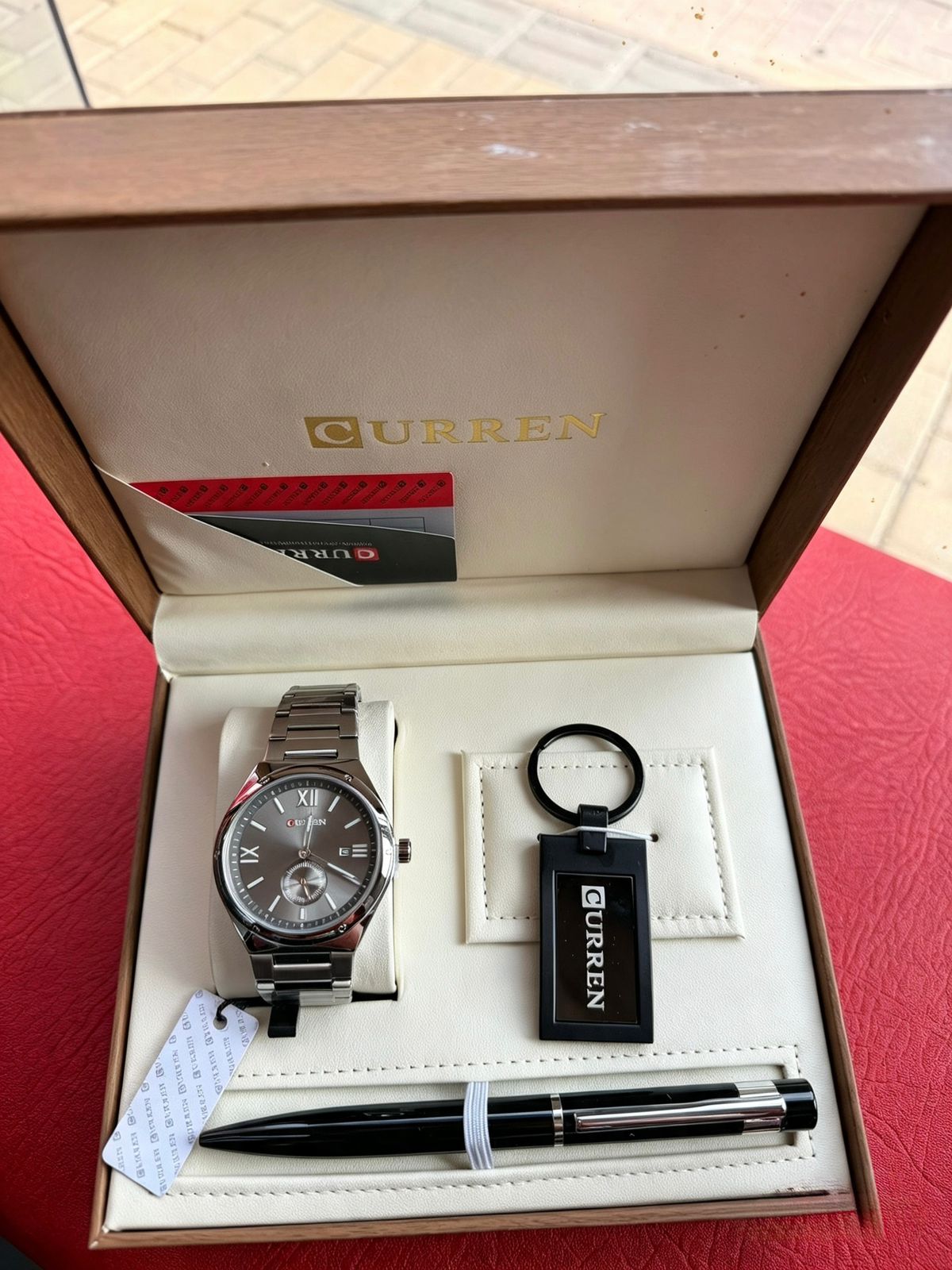 Reloj Curren de pulso metálico elegante - Variante FYLX2